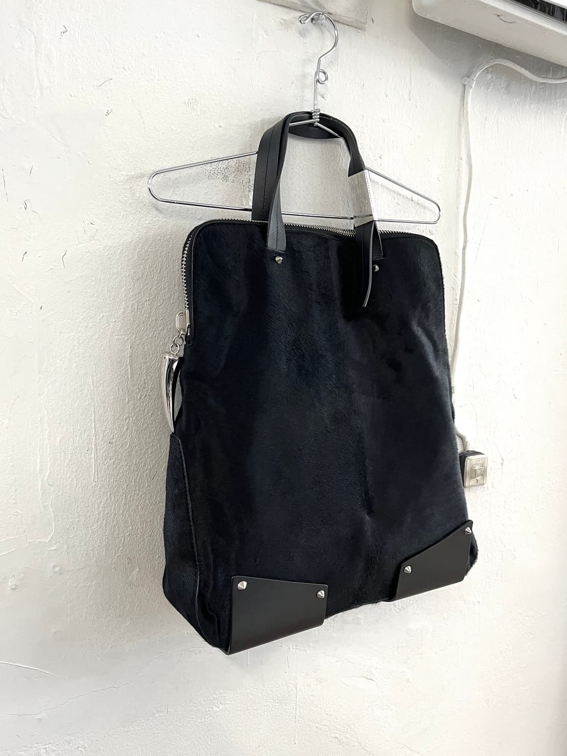 쥬세페 자노티 컬렉션 스터드 송치 레더백 상품이미지2