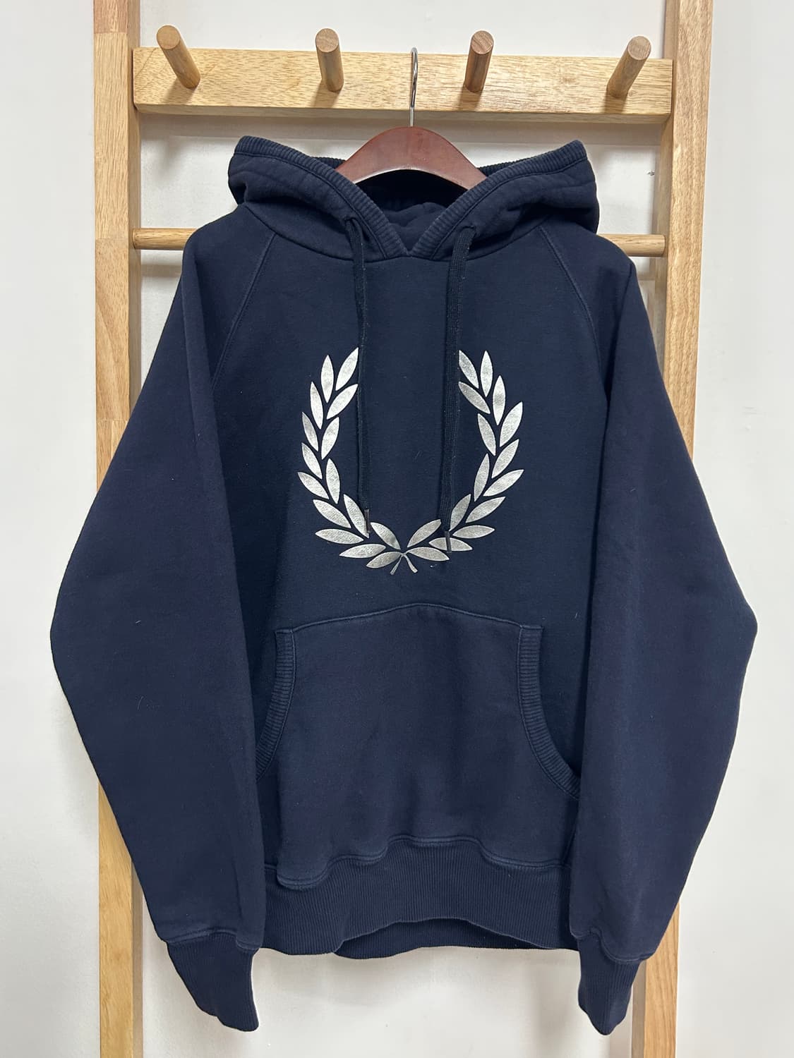 프레드페리 월계수 빅로고 후드티 네이비 상품이미지2