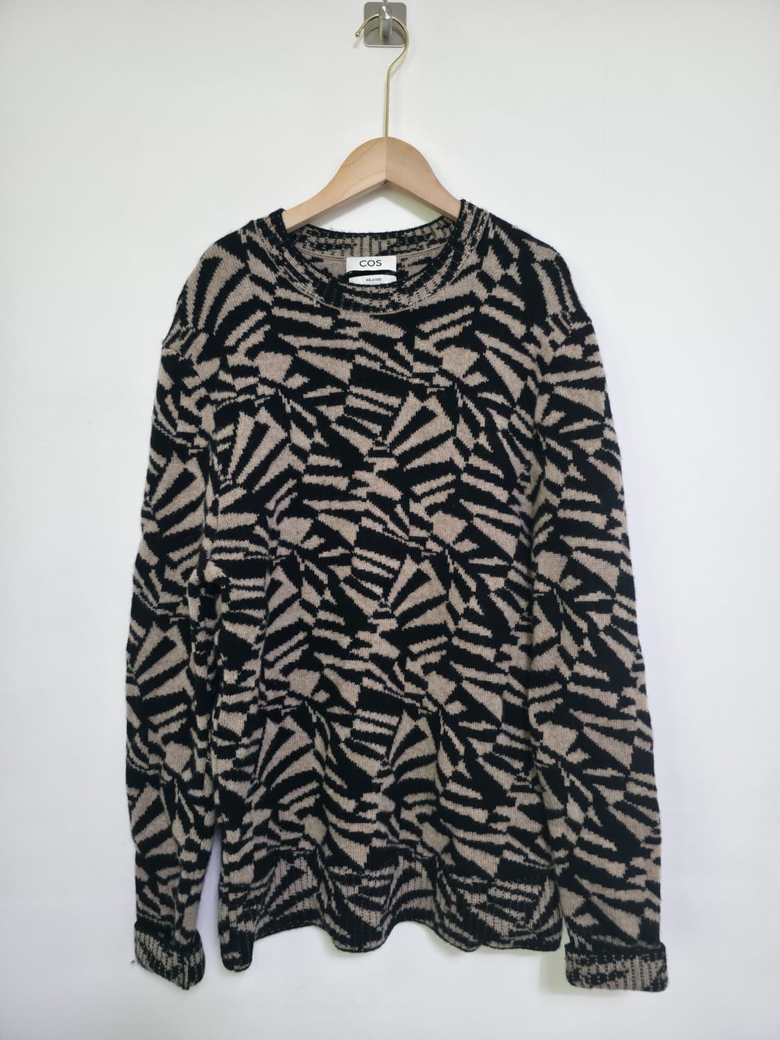 코스 COS 베이지×블랙 패턴 울100% 니트 XS 상품이미지3