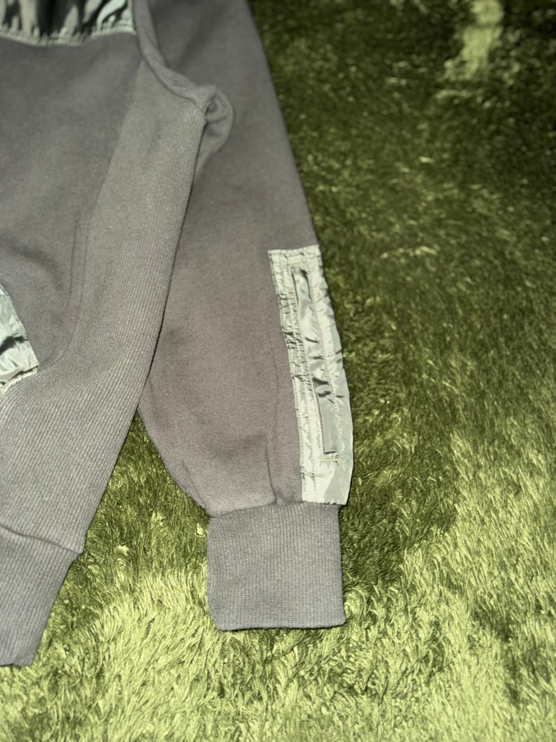 [3] UNDERCOVER 언더커버 패널 디테일 스웻셔츠 올리브 상품이미지5