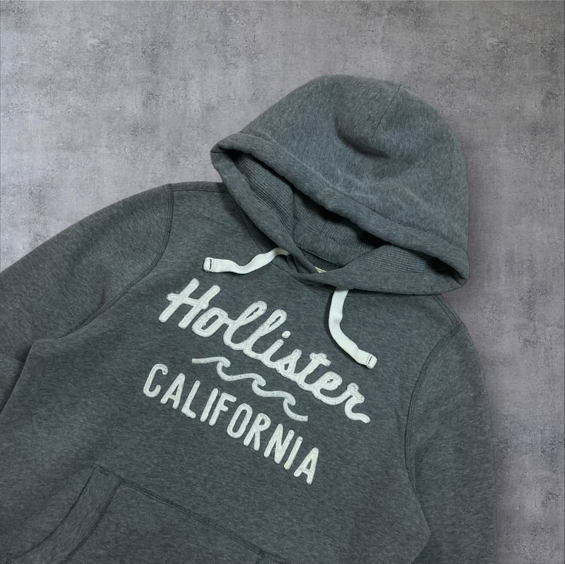 홀리스터 y2k 스펠아웃 빅로고 그레이 후드티 상품이미지2