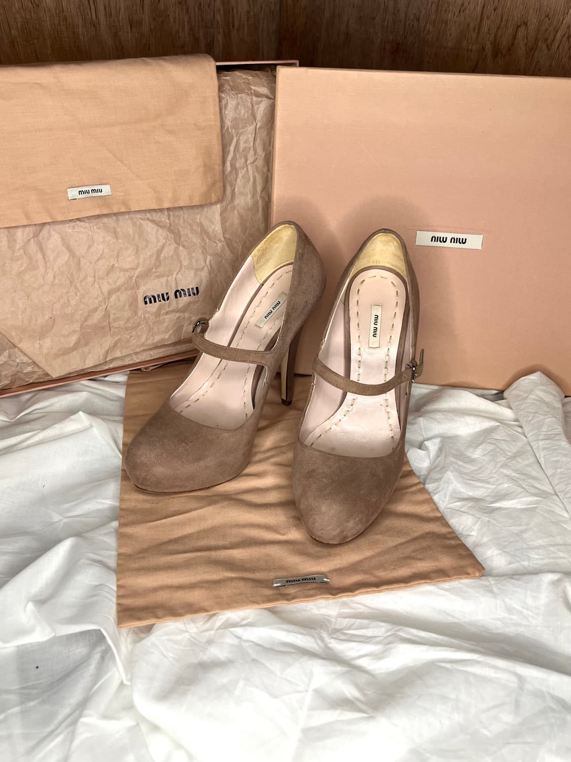 미우미우 스웨이드 메리제인 플랫폼 스틸레토 힐 상품이미지1