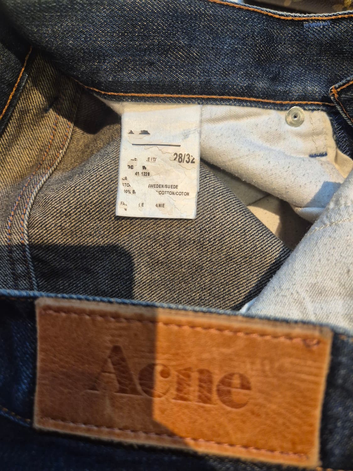 아크네 테니 팬츠 28/32 판매합니다
실착만 한 새것 같은 중고입니다 상품이미지1