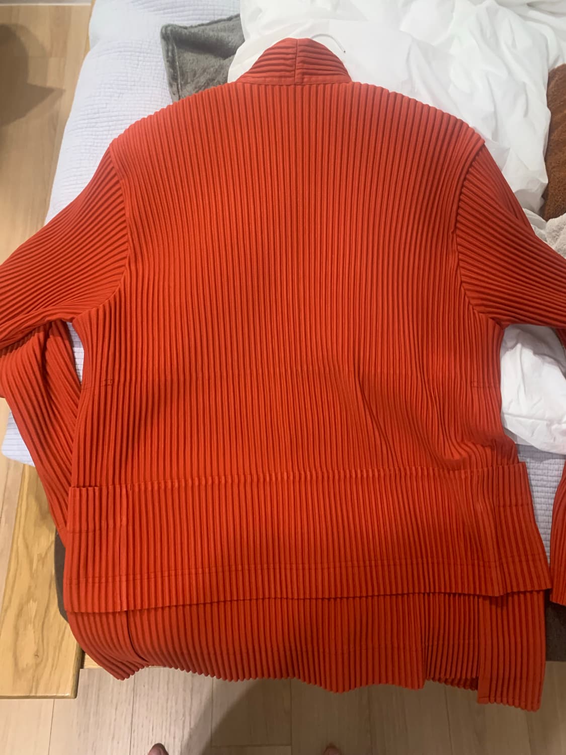 옴므플리세 멀티포켓 3 자켓 매장판 레드 색상 상품이미지6