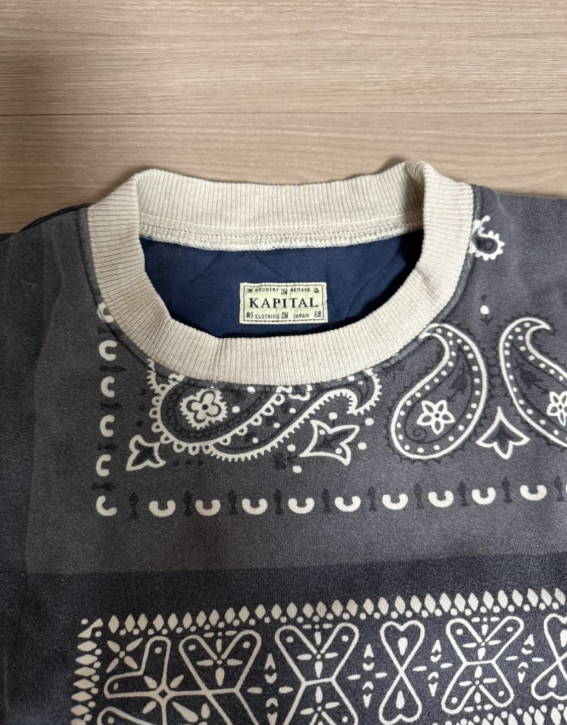 캐피탈 반다나 퀼트 맨투맨 상품이미지2