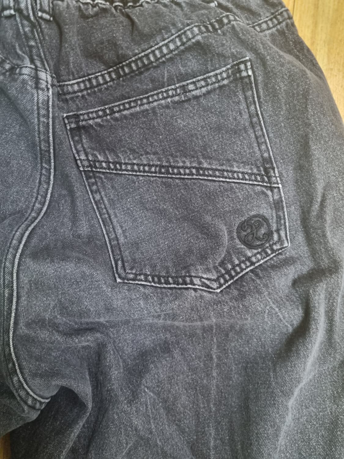 엑스톤즈 일라이 크랙 데님팬츠 다크그레이 상품이미지3