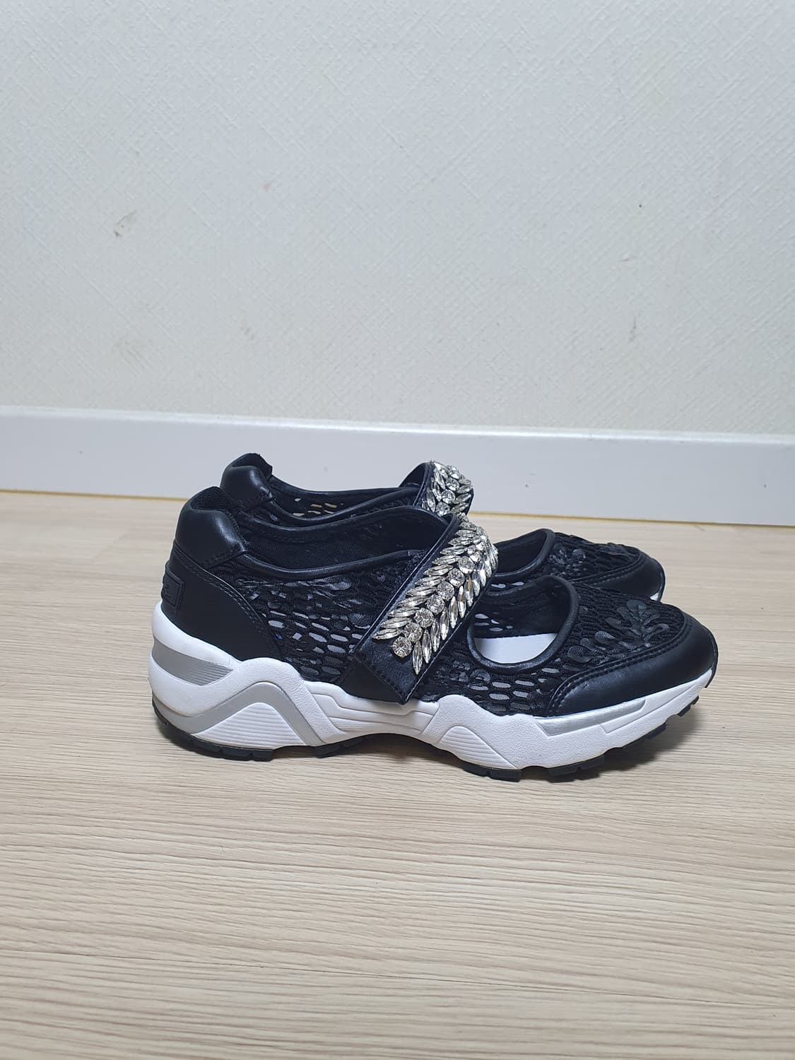 슈콤마보니 메쉬 스니커즈 255 상품이미지1