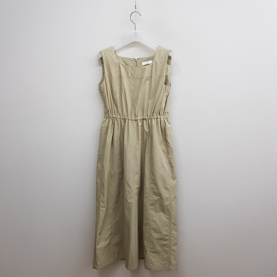 한섬 SJSJ 2023 드로우 스트링셔츠 점퍼 슬리브리스 원피스 세트 상품이미지5