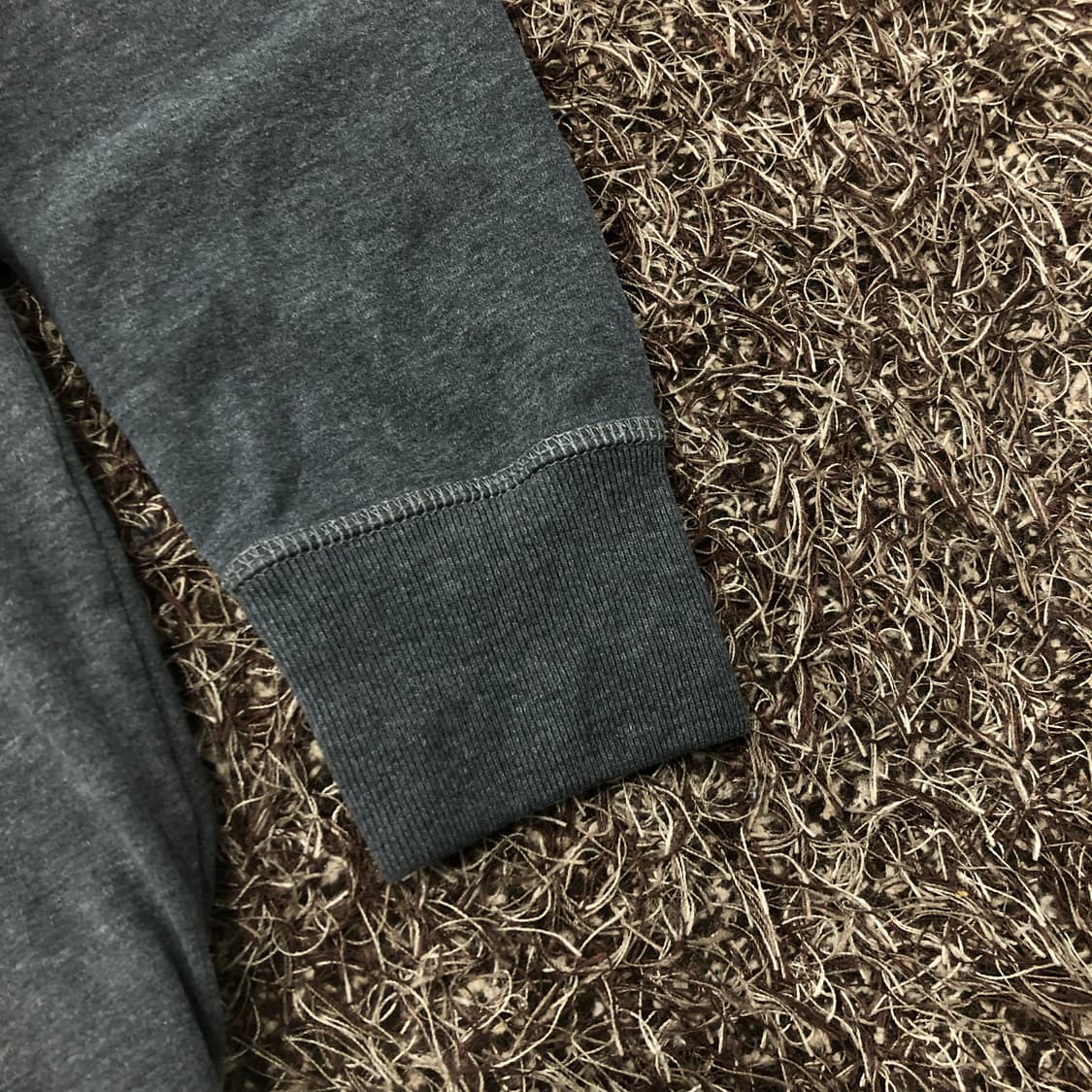 아베크롬비 뉴욕 그레이 롱슬리브 상품이미지3