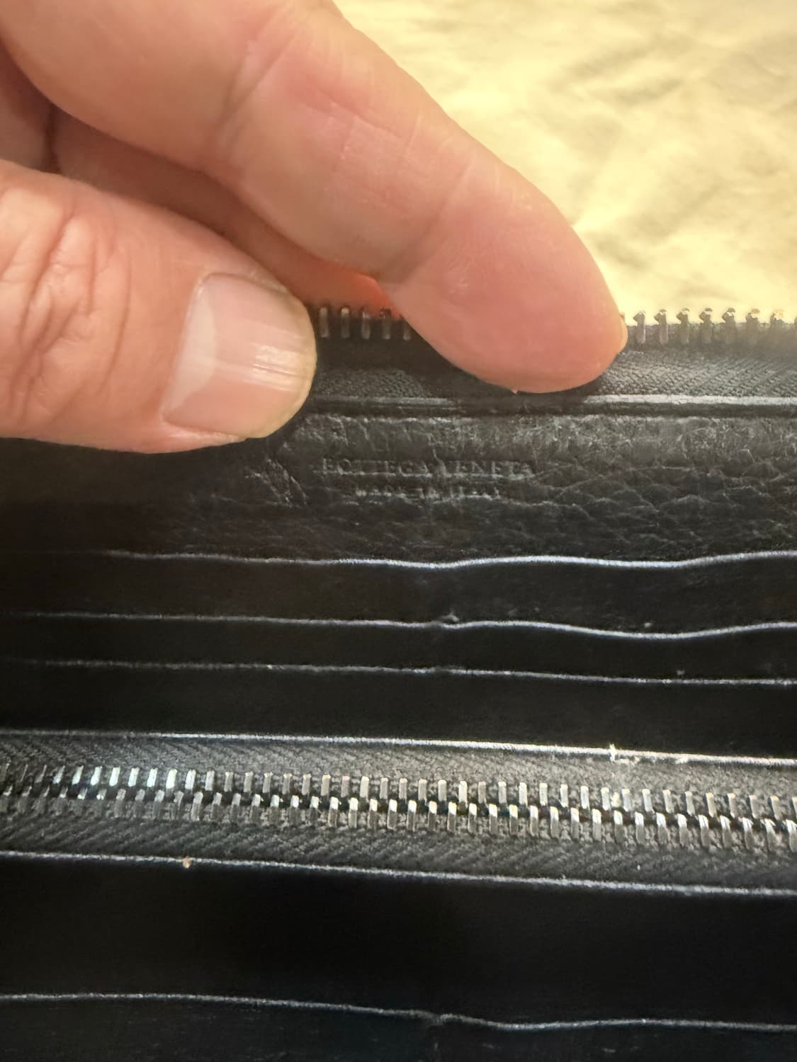 정품 보테카베네타 인트레치아토 지퍼 어라운드 장지갑 팝니다 상품이미지8