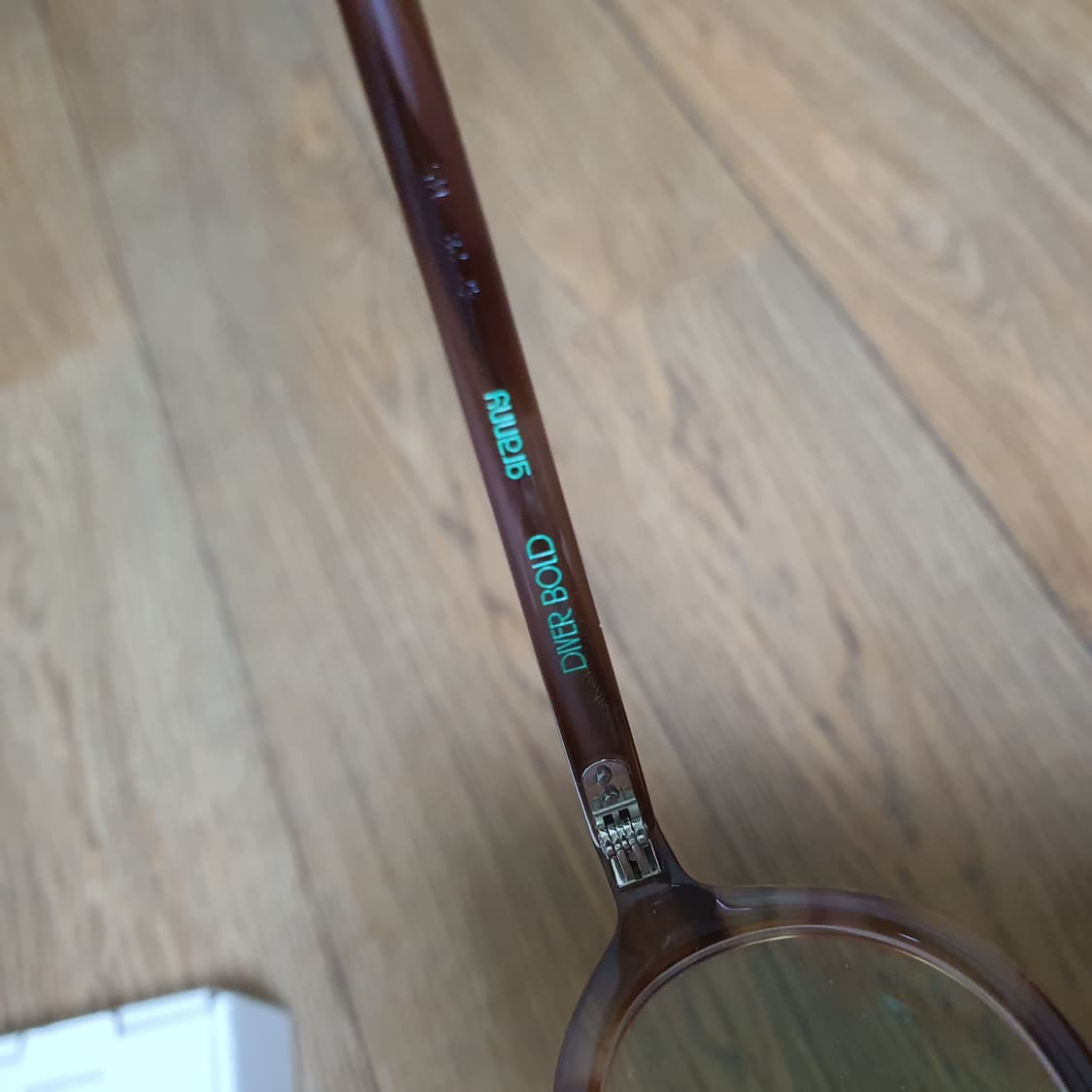 진저아이웨어 다이버볼드 그래니컬러 판매합니다. 상품이미지3