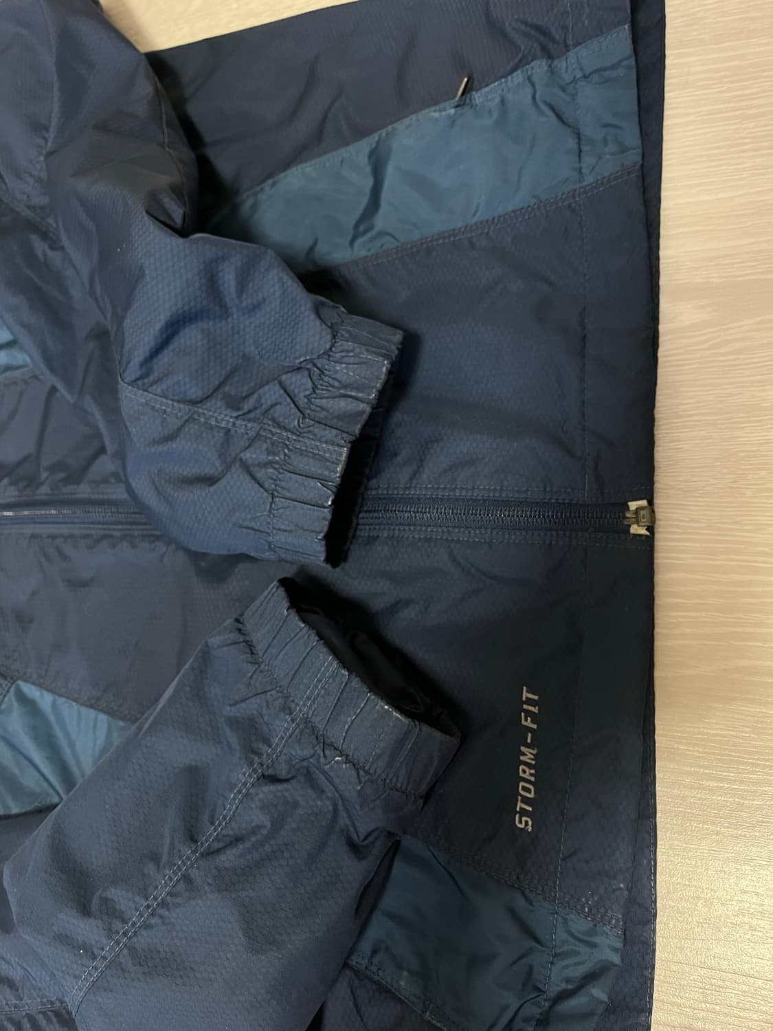 나이키 스톰핏 바람막이 M 상품이미지3