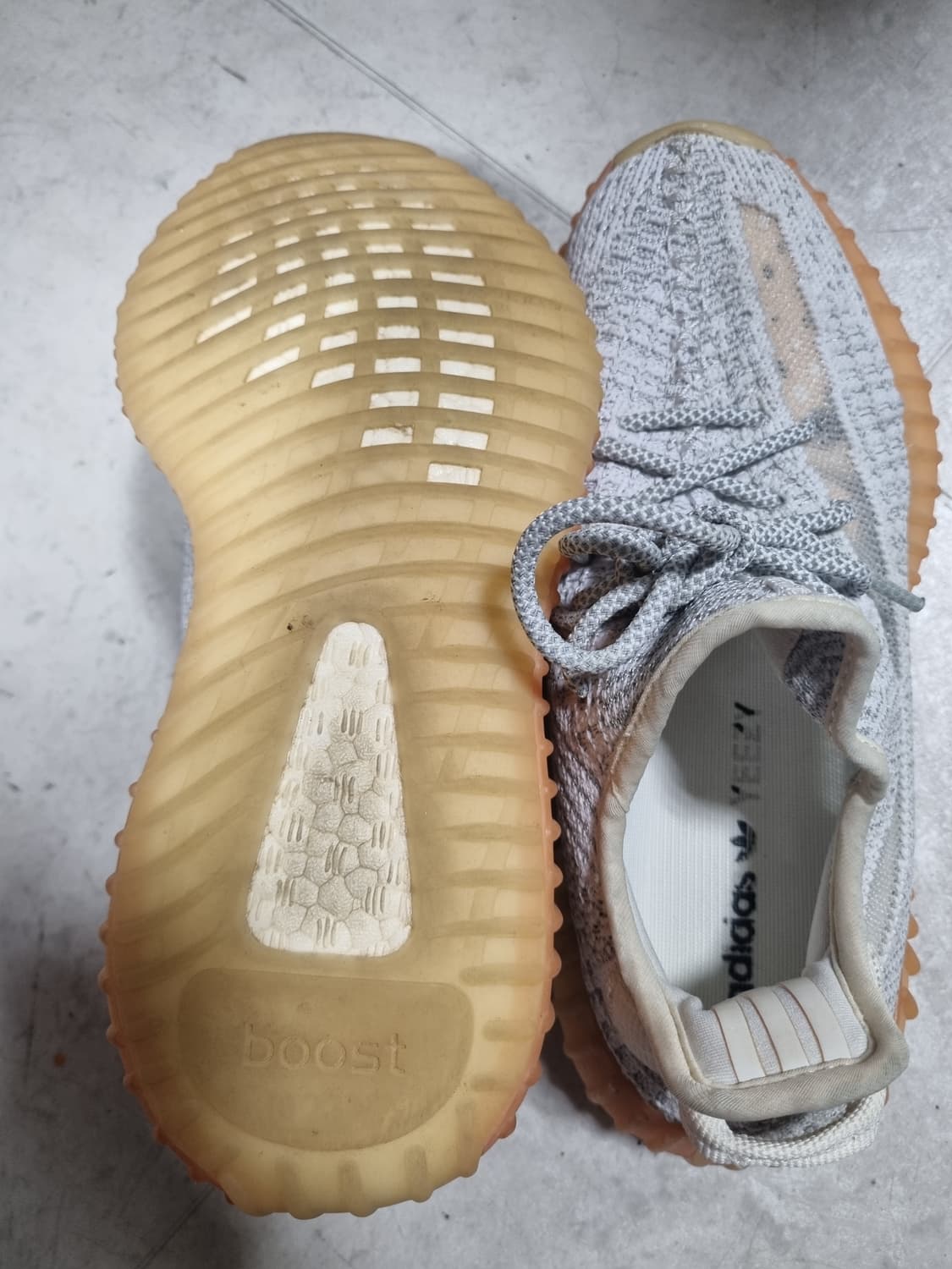 이지 350 V2 스태틱 리플렉티브 여성 스니커즈 상품이미지4