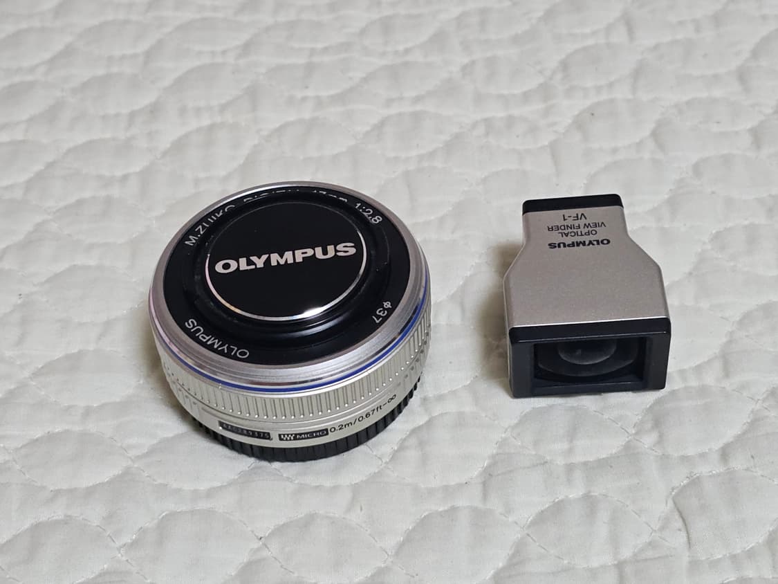 올림푸스 M.ZUIKO DIGITAL 17mm F2.8 렌즈와 VF-1 상품이미지2