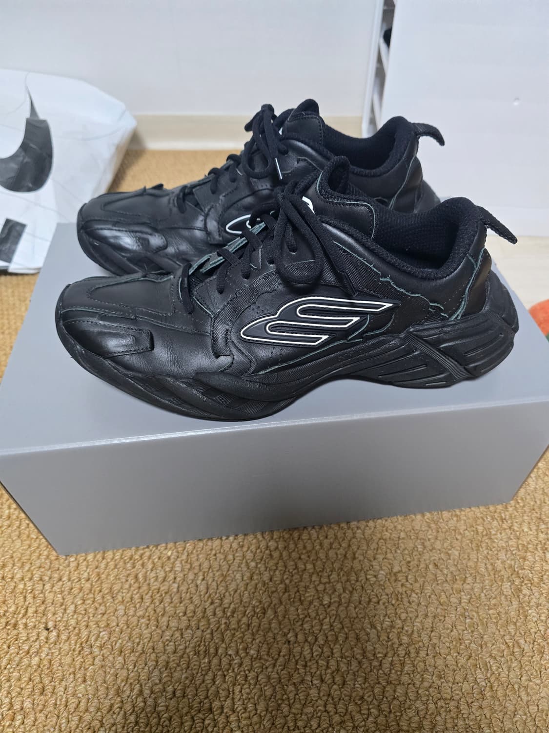 발렌시아가 먼데이 42 상품이미지1