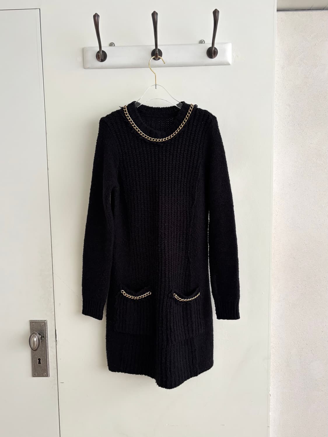 오네갸루 하객룩 블랙 니트 골드 체인 원피스 상품이미지1