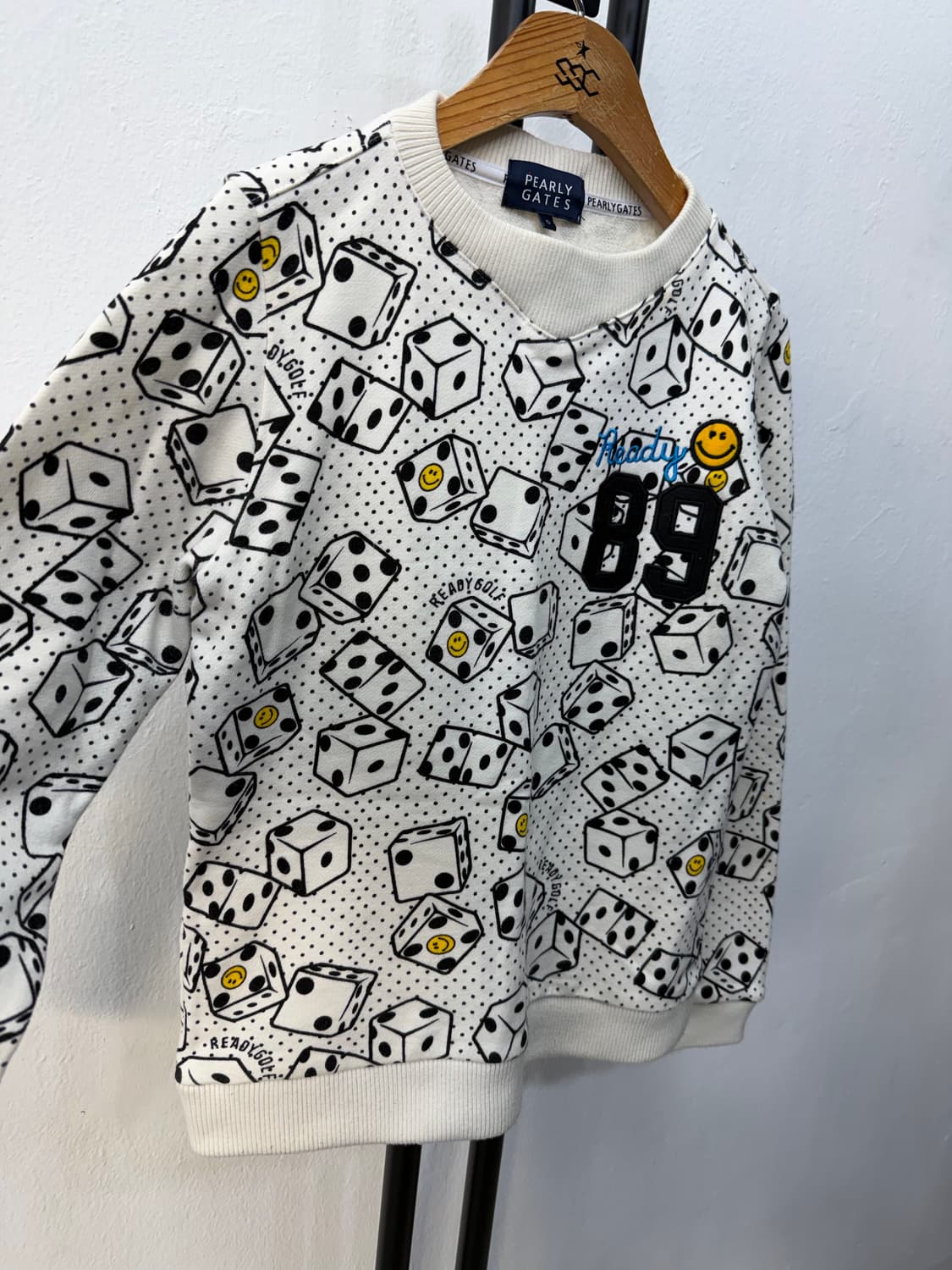 정품) 파리게이츠 여성 다이스 패턴 스웨트 맨투맨 1ㅋ 상품이미지2