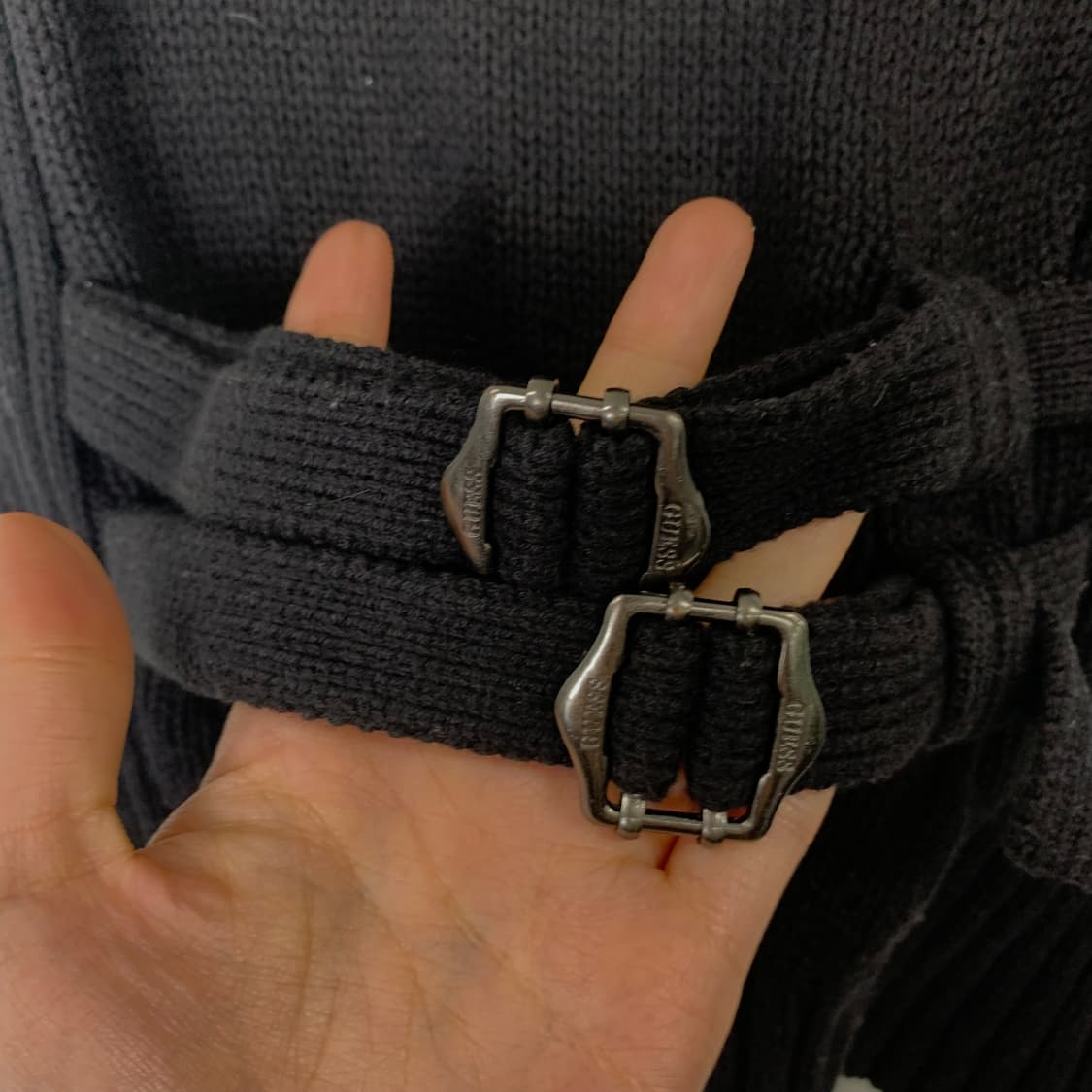 게스 블랙 퍼 니트 조끼 상품이미지4