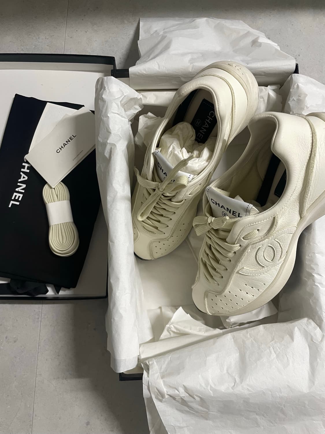 샤넬 크루즈 스니커즈  상품이미지3