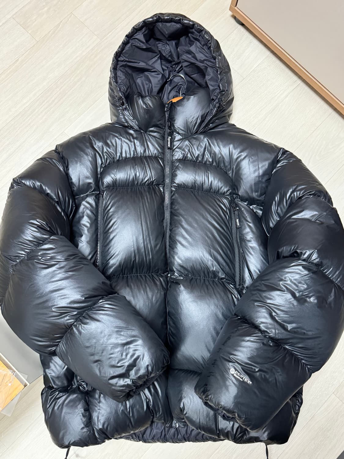 (급처)슈프림 페더웨이트 다운 패딩  상품이미지4