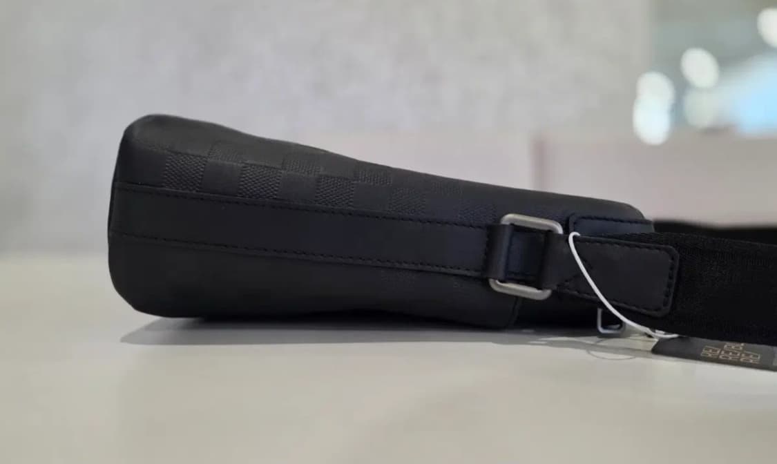 [Genuine] 루이비통 오닉스 블랙 인피니
앰브로스 메신저백 상품이미지4