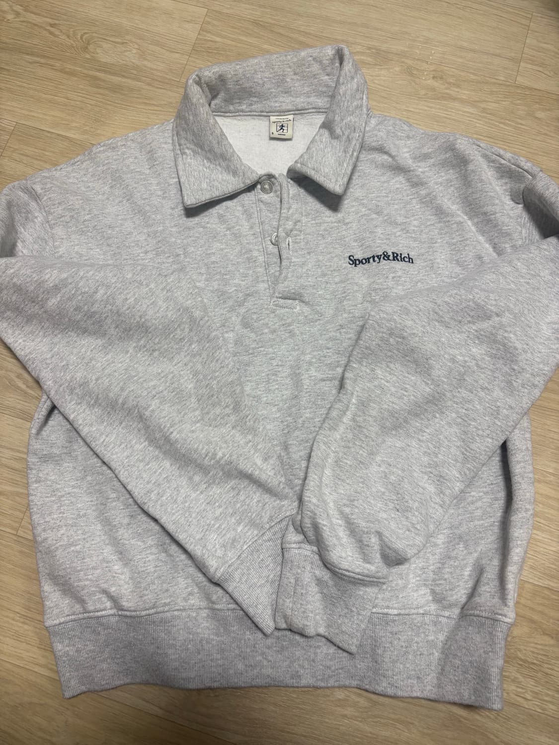 스포티앤리치 카라 맨투맨 상품이미지1