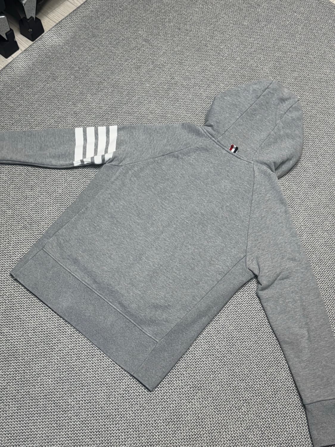 톰브라운 후드집업 상품이미지2