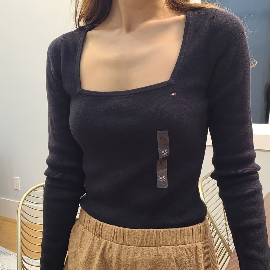 타미힐피거 블랙 스퀘어넥 긴팔 니트탑 상품이미지5