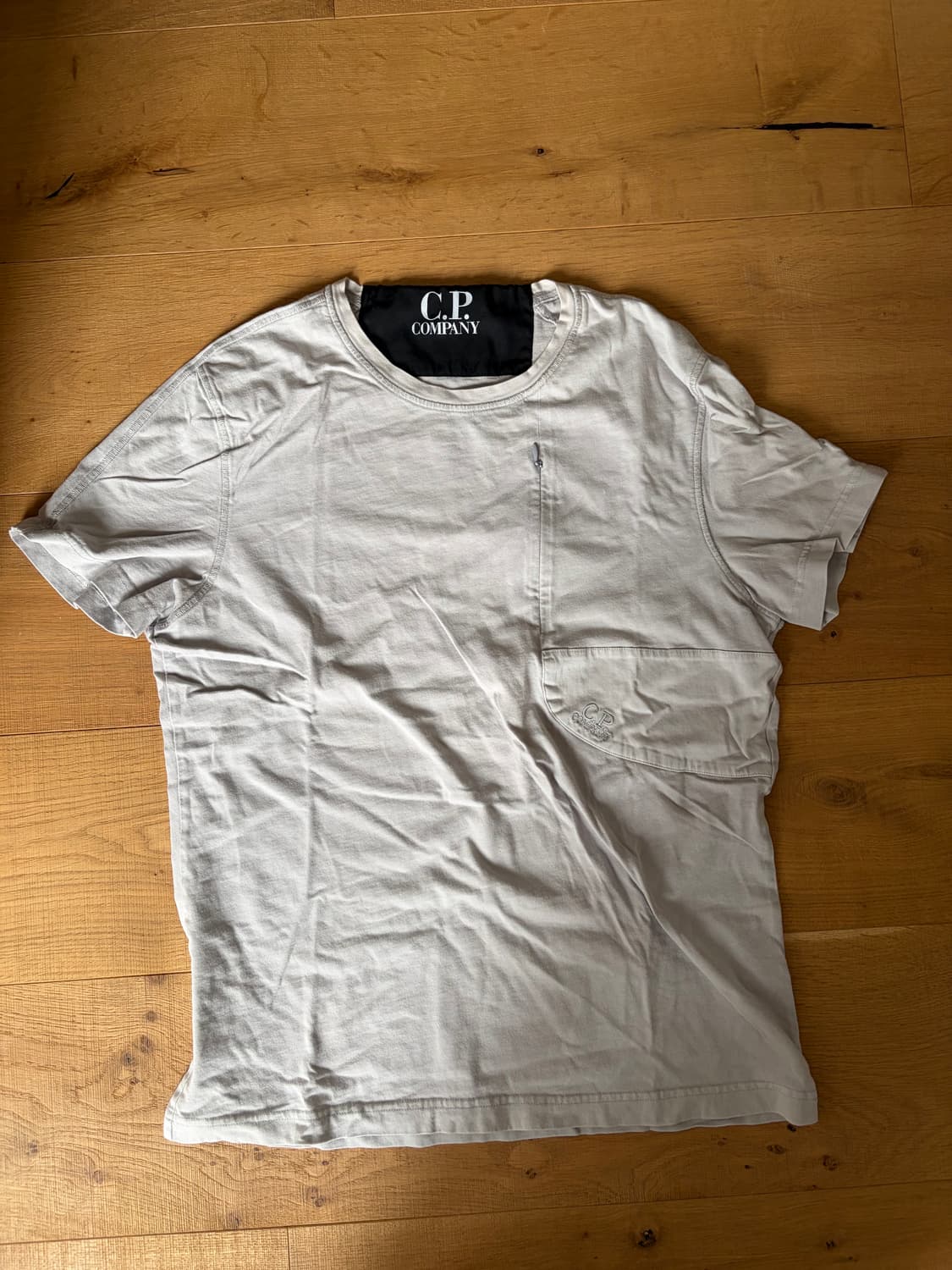 연그레이 cp컴퍼니 주머니 지퍼 반팔 상품이미지1