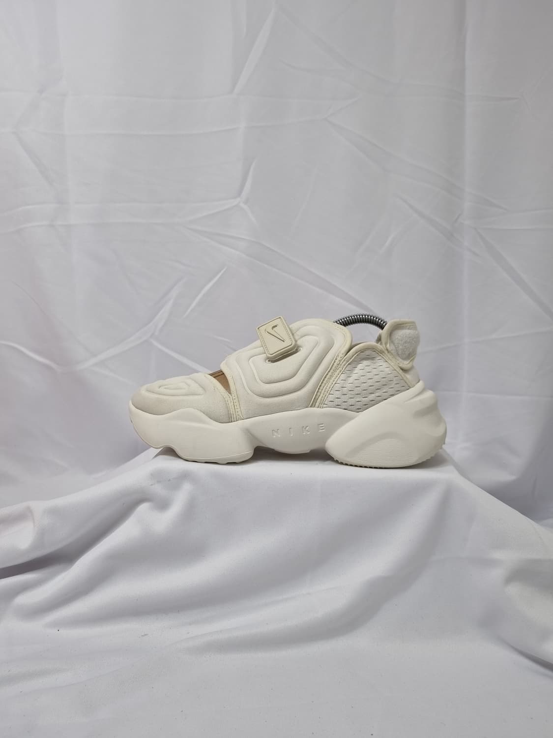 250 나이키 아쿠아 리프트 세일 샌들 화이트 스니커즈 상품이미지1