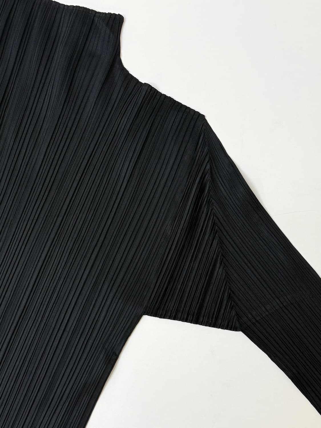 Issey Miyake 이세이미야케 플리츠 반폴라 롱 슬리브 상품이미지3