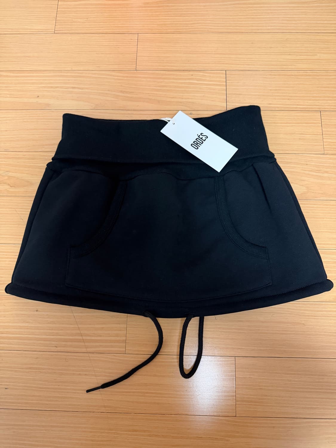 오데스 후디 파우치 스커트 블랙 상품이미지3