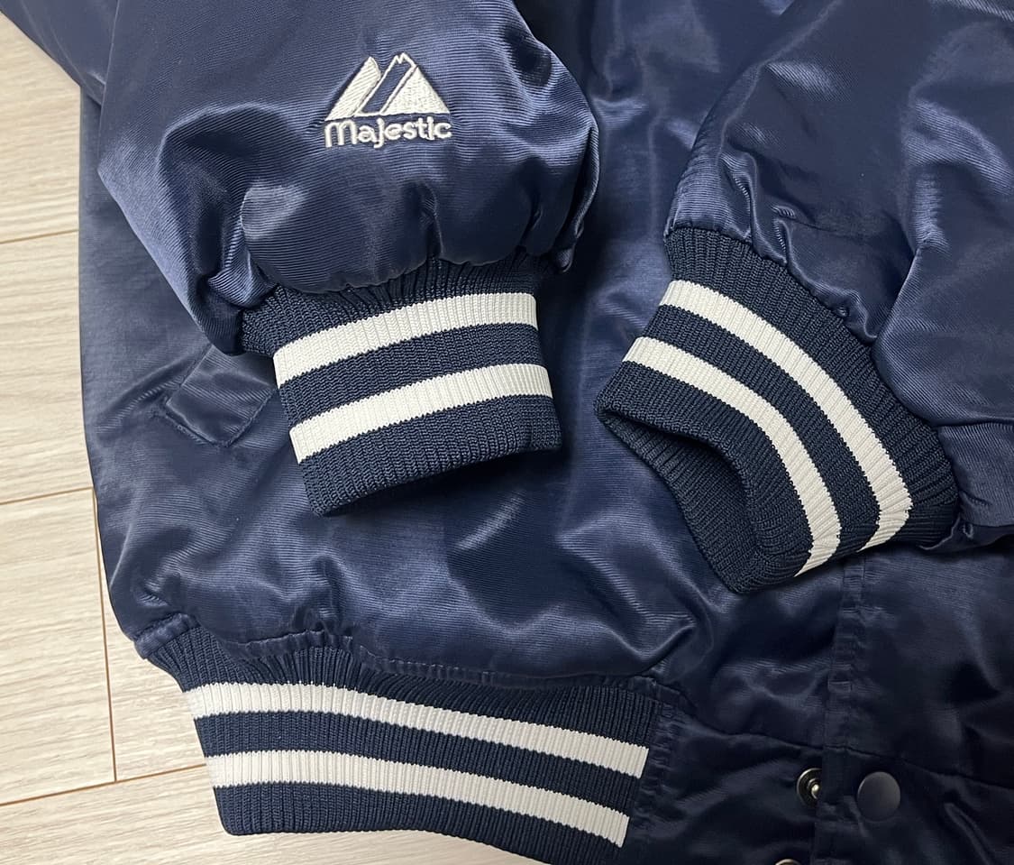 [L] 마제스틱 뉴욕 양키스 봄버 재킷 상품이미지4