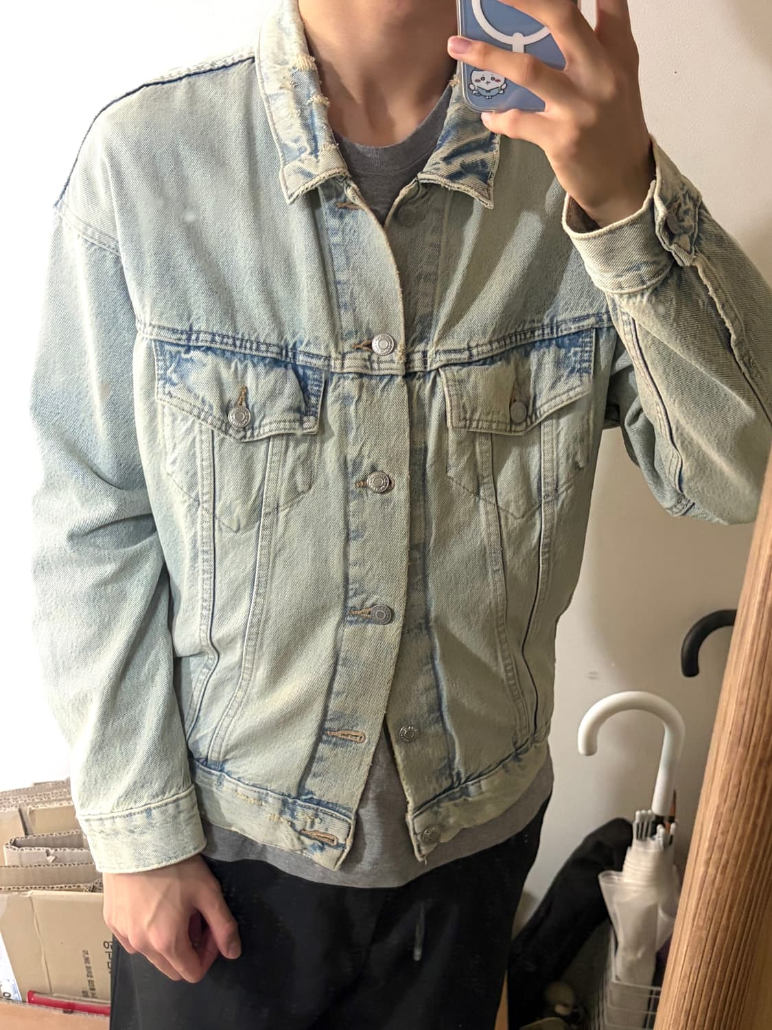 착샷) Zara damaged denim jacket 상품이미지2