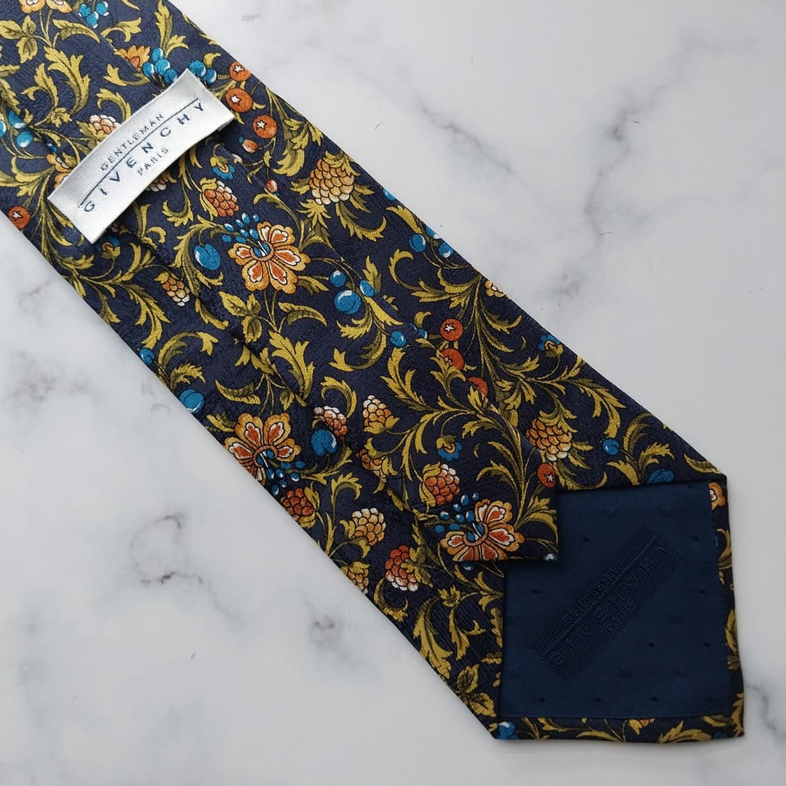 지방시 실크 네이비 플로럴 패턴 넥타이 9.7cm A+등급 K1469
 상품이미지9