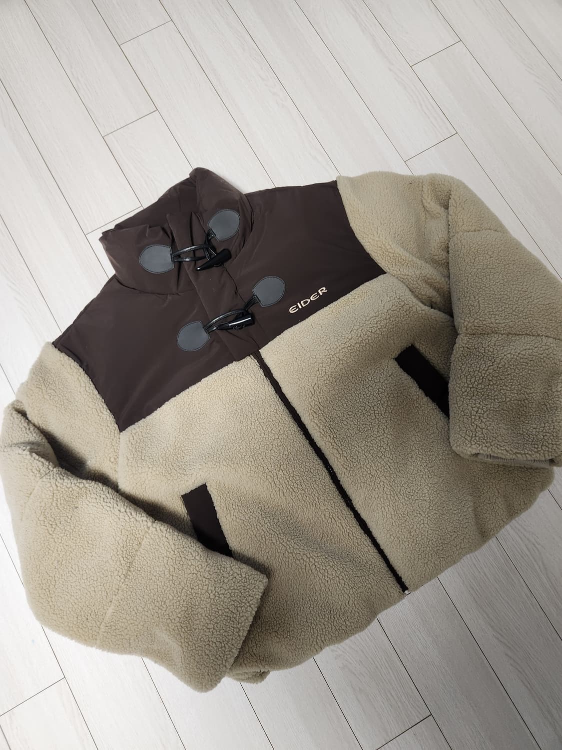 새상품급)아이더 여성 허그 토글 플리스 구스다운 숏패딩_DWW24555  상품이미지3