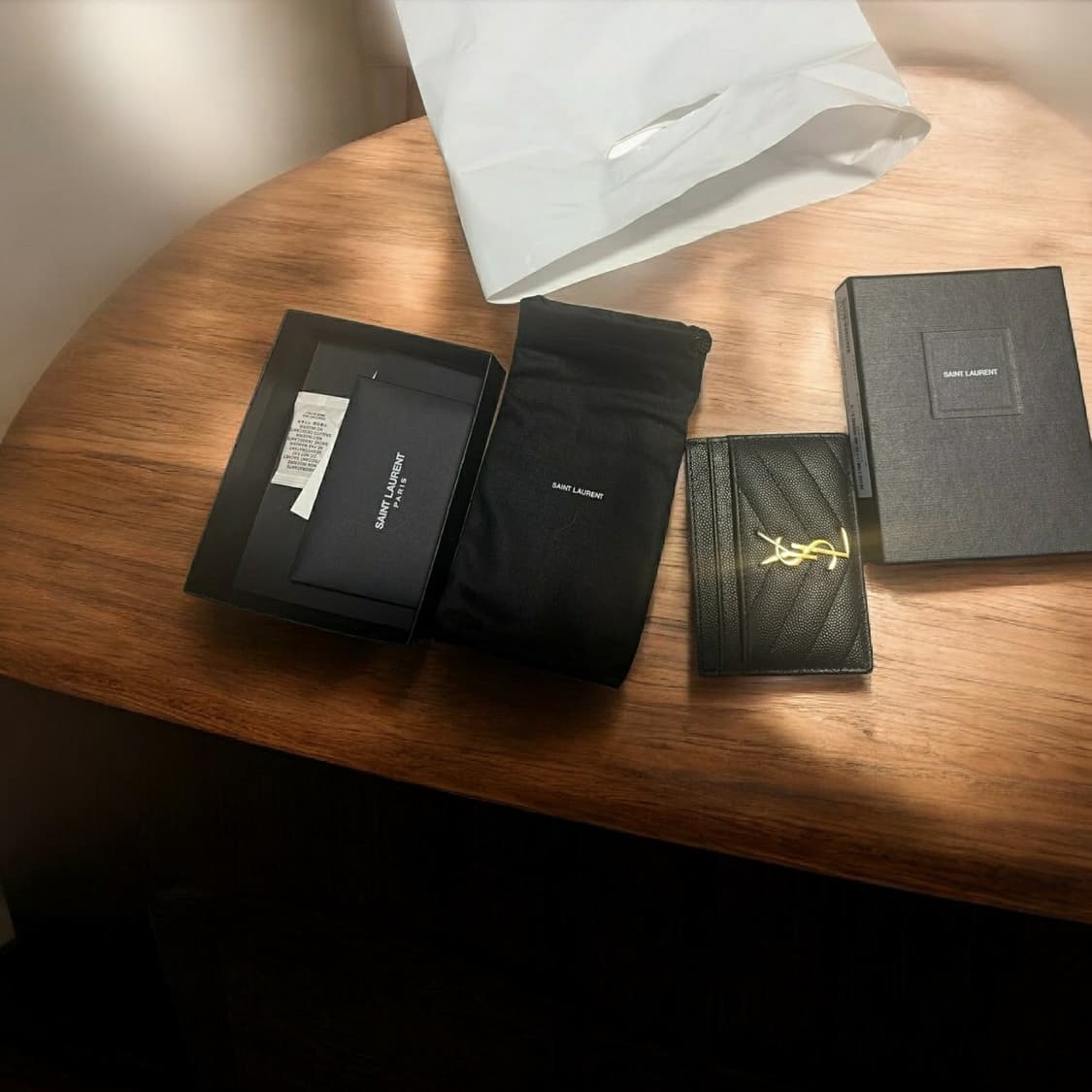 생로랑정품 423291 블랙 캐비어 스킨 마틀라세 금장 카드지갑 팝니다 상품이미지5
