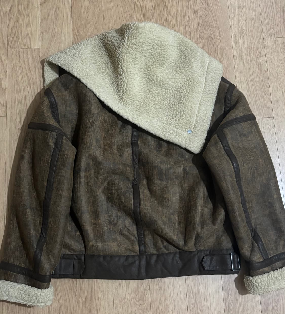 PERVERZE 퍼버즈 카라 무스탕 상품이미지3