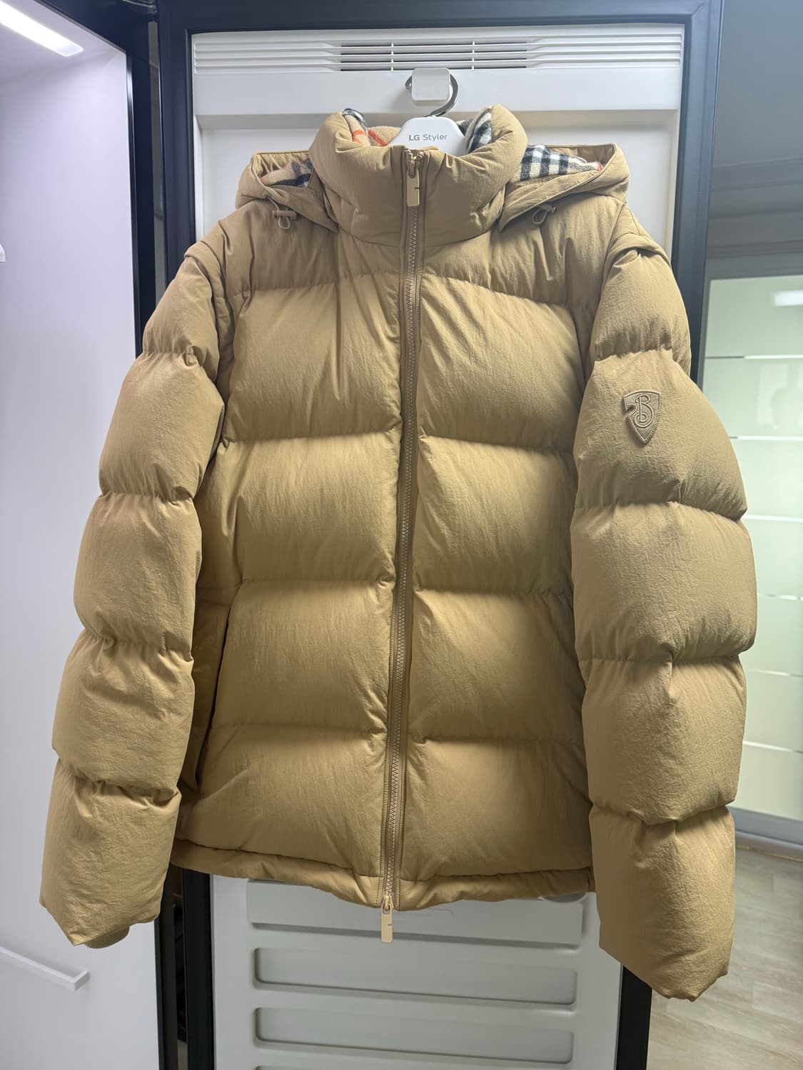 24fw 버버리 베이지 패딩 판매 상품이미지1