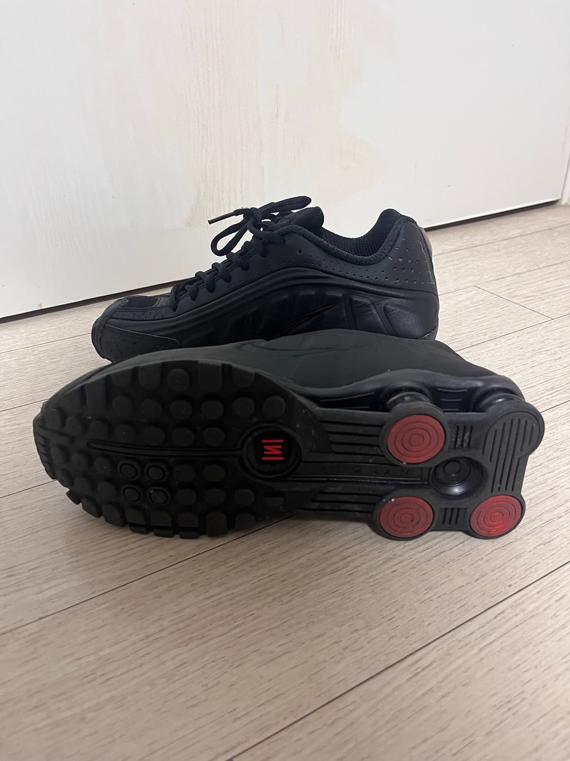 나이키 샥스 R4 블랙 235 상품이미지5