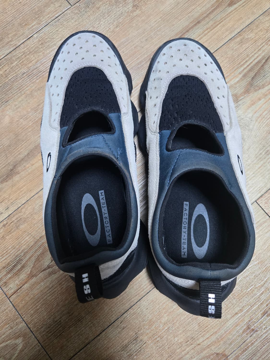 오클리 팩토리팀x브레인데드 샌드 블루 275 상품이미지3