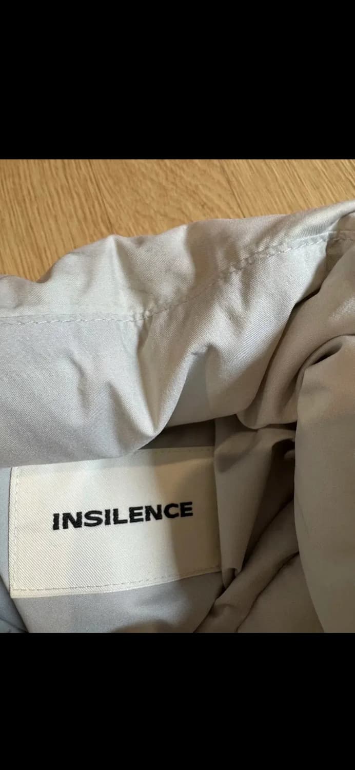 인사일런스 에센셜 다운 패딩 상품이미지3