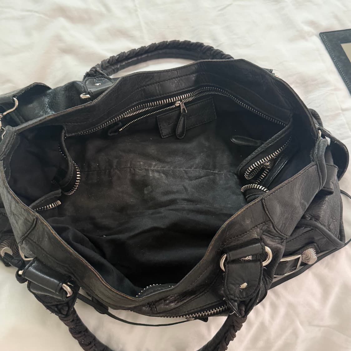 발렌시아가 모터백 블랙 미디움 상품이미지10