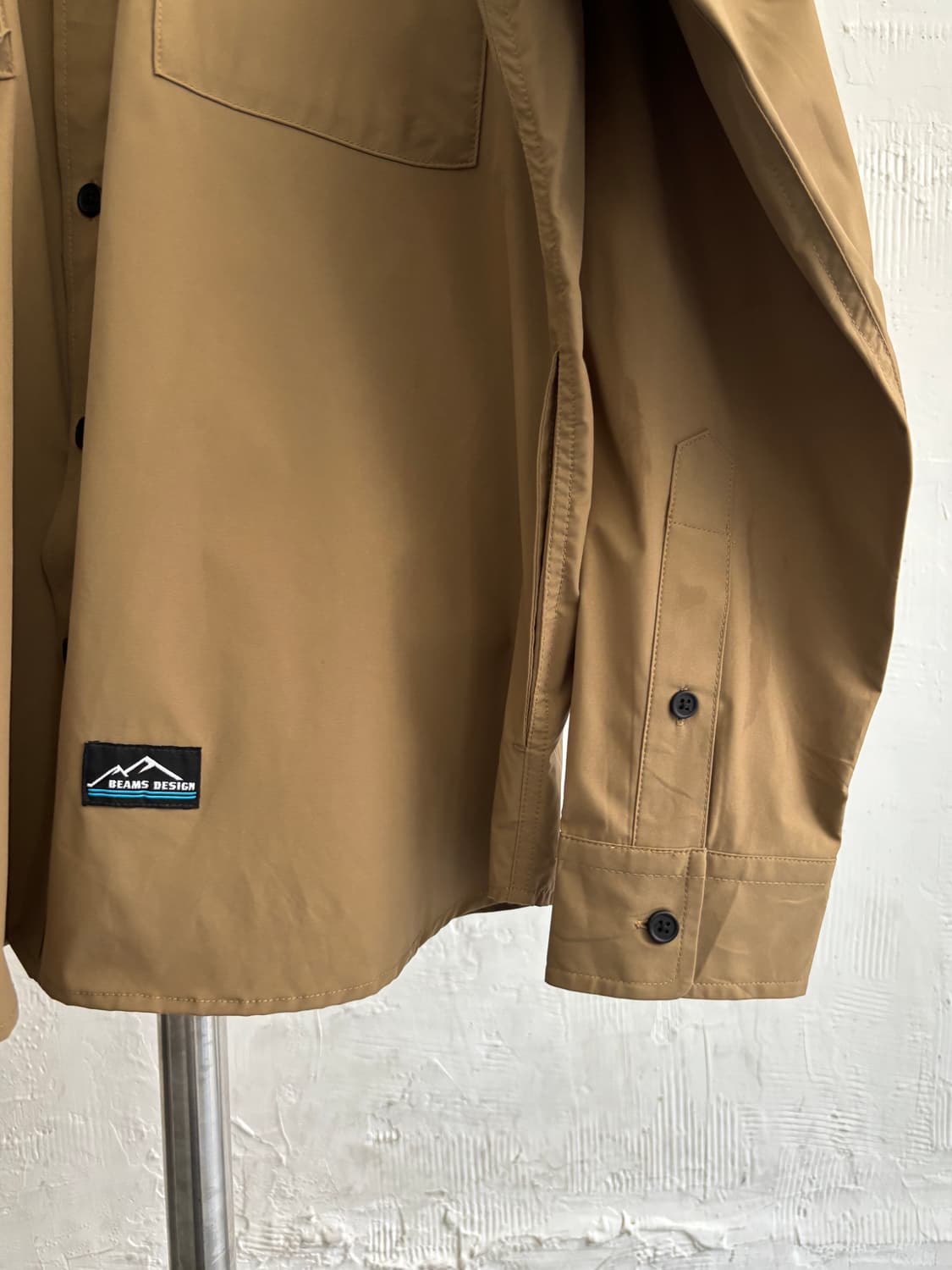 BEAMS × TIGORA 빔즈 × 티고라 베이지 유틸리티 셔츠 상품이미지4