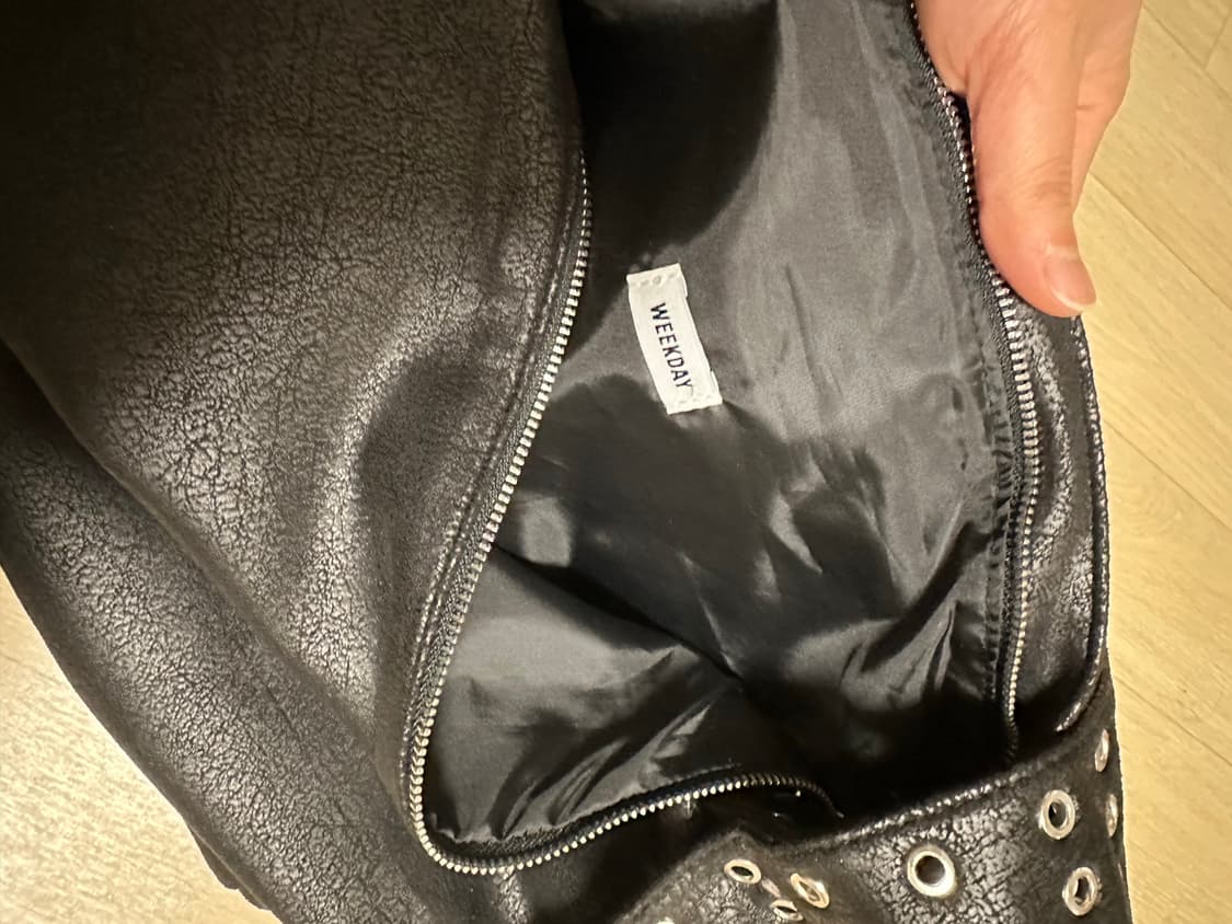 Weekday 크랙레더 숄더백 상품이미지4