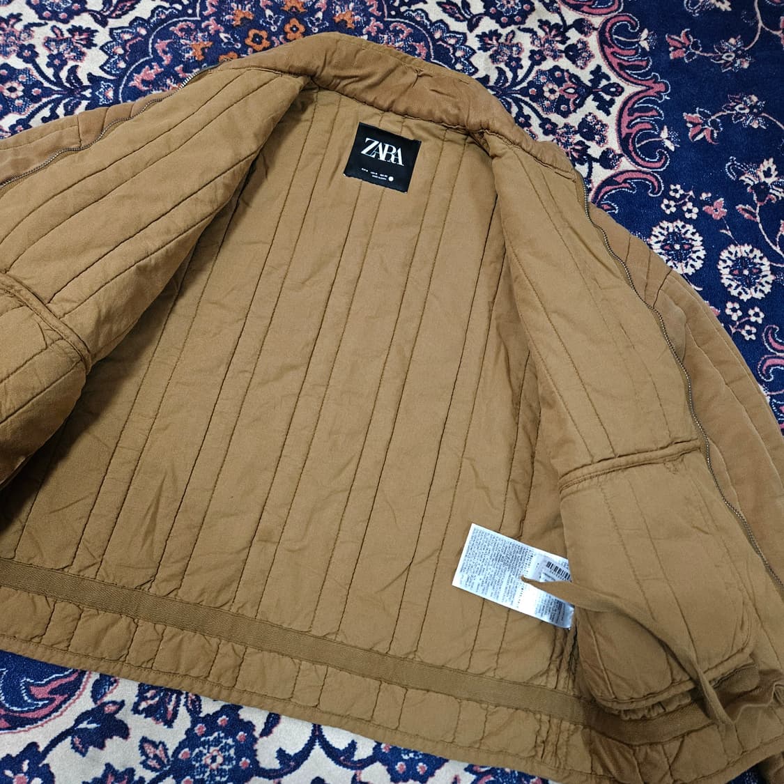 자라(ZARA) 세로 깔깔이 집업 자켓 M size 상품이미지5