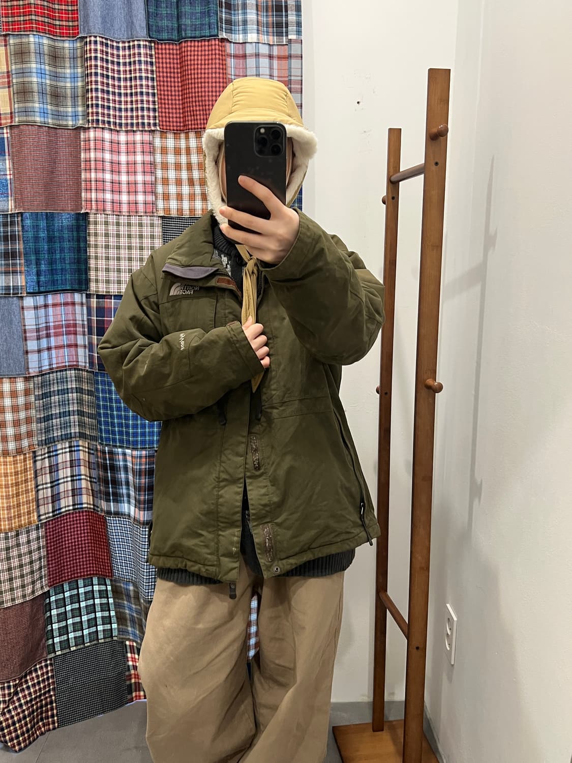 노스페이스 카키 패딩 상품이미지2