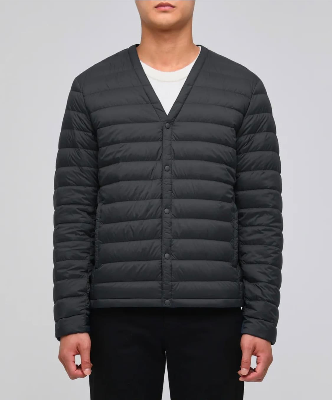 무신사스탠다드 브이넥 라이트 다운 경량 패딩 재킷 상품이미지1
