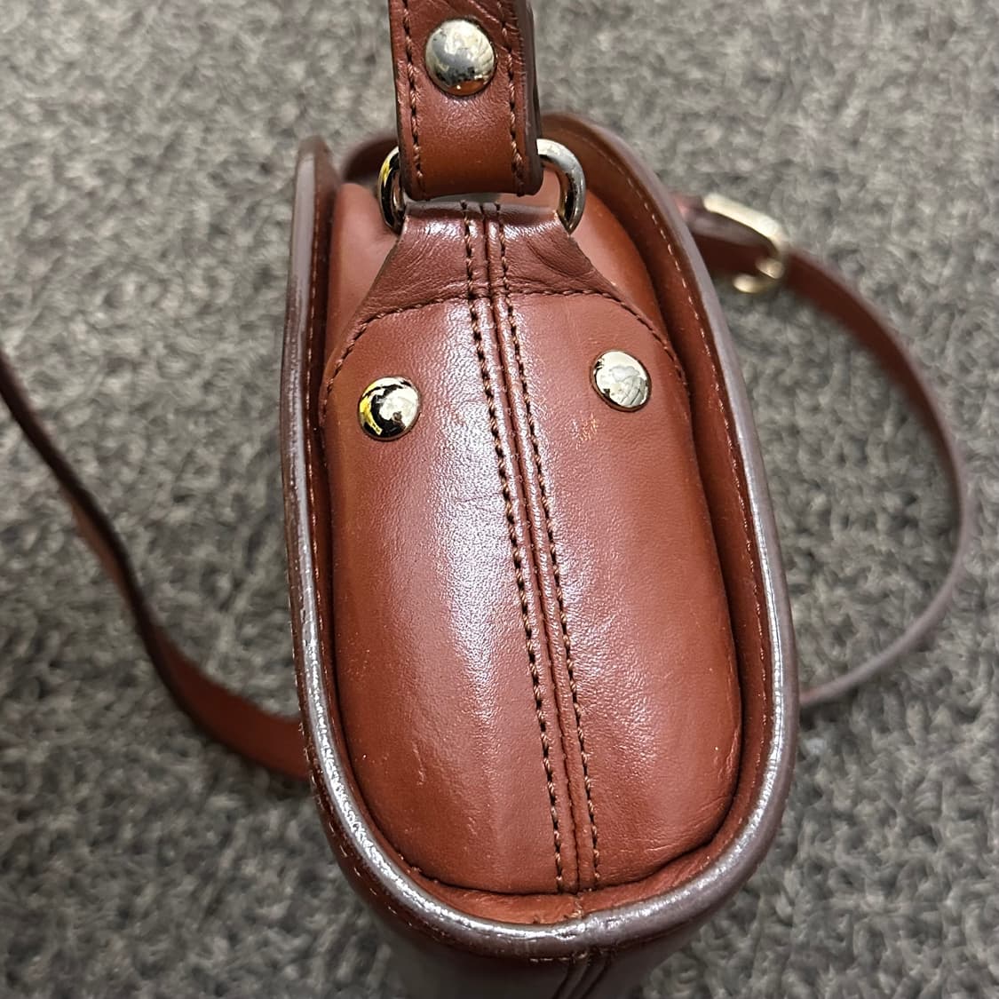 A.P.C 아페쎄 하프문 브라운 여성 숄더백 가방 상품이미지7