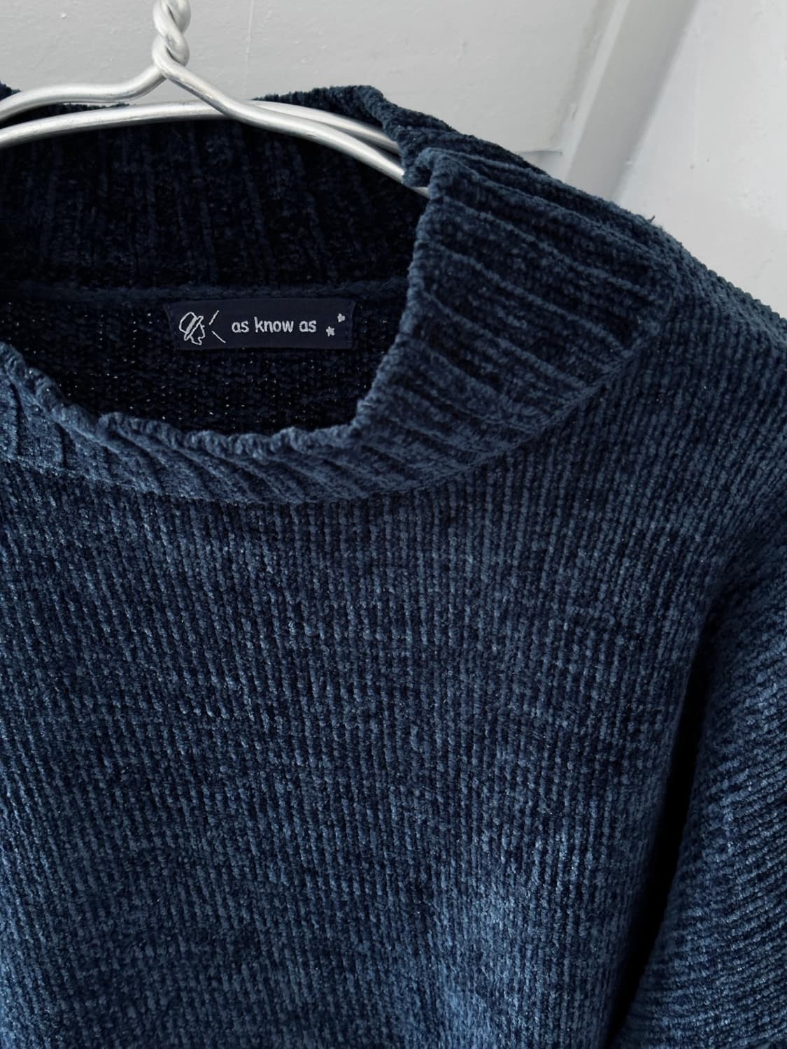 Design neck wide woven cloudy knit 상품이미지2